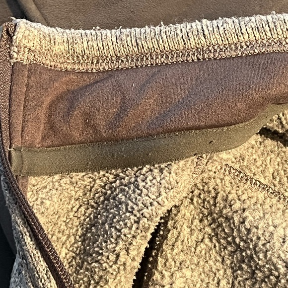 Men’s gray and tan trim Patagonia full zip jacket.  Size xl. - Picture 7 of 10